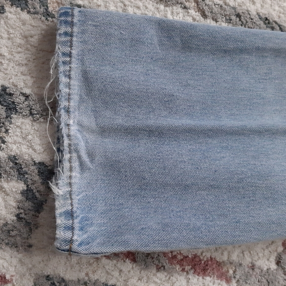 Vintage Light Wash Jeans - Picture 7 of 11